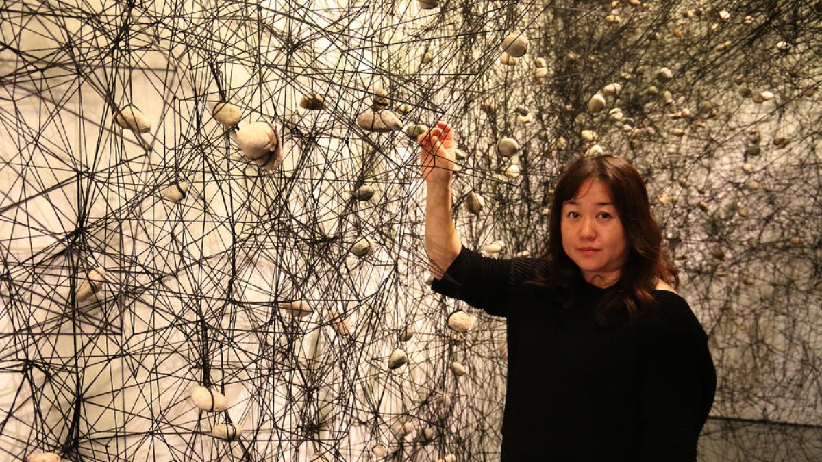 Chiharu Shiota, a la Fundació Sorigué l’octubre del 2015.