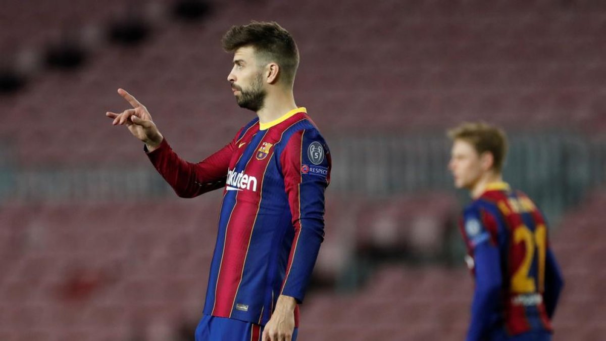Gerard Piqué, durante el partido del martes ante el PSG.
