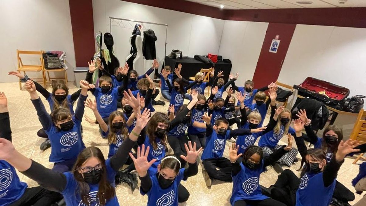 Imagen de la coral Infantil Nova Cervera.