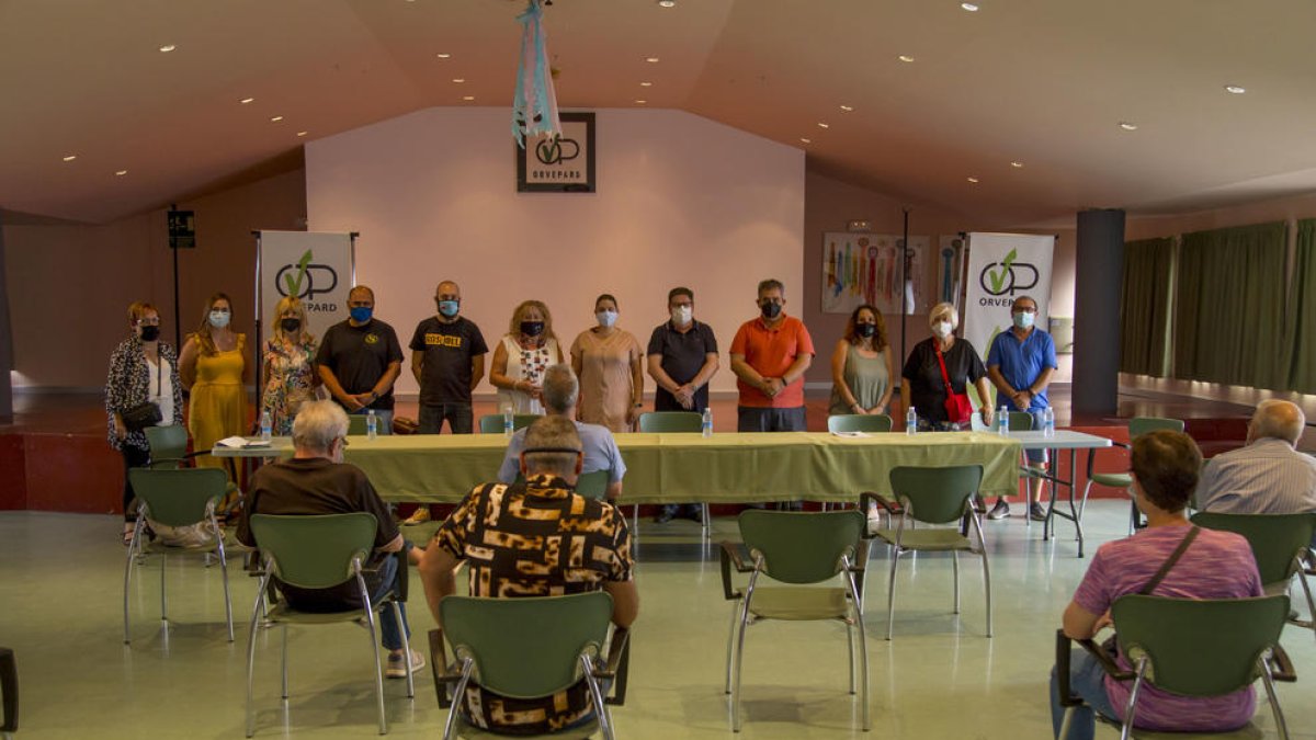 La asamblea de socios de Orvepard, con Joan Torné en el centro.