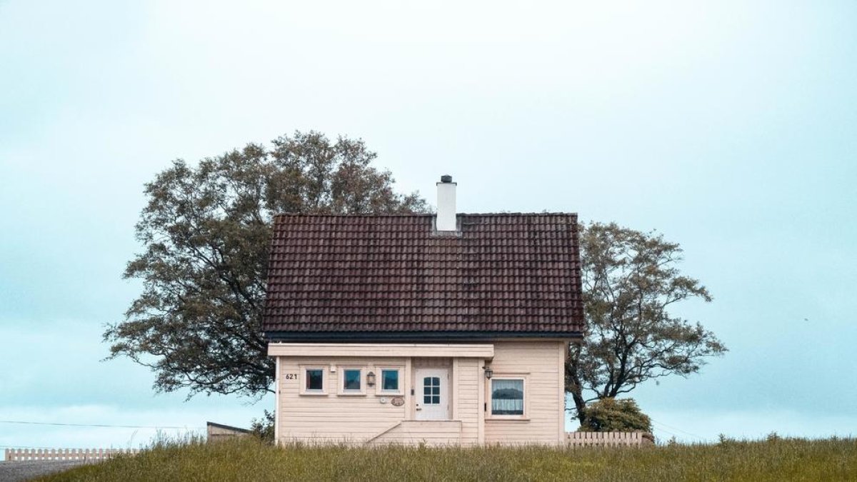 Airbnb busca a 12 personas para pasar un año viajante gratis por sus alojamientos