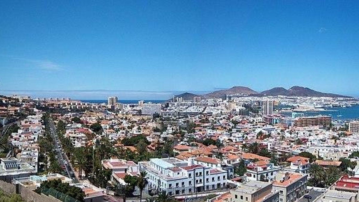 Detienen a un menor de 16 años por la violación de su madre en Canarias