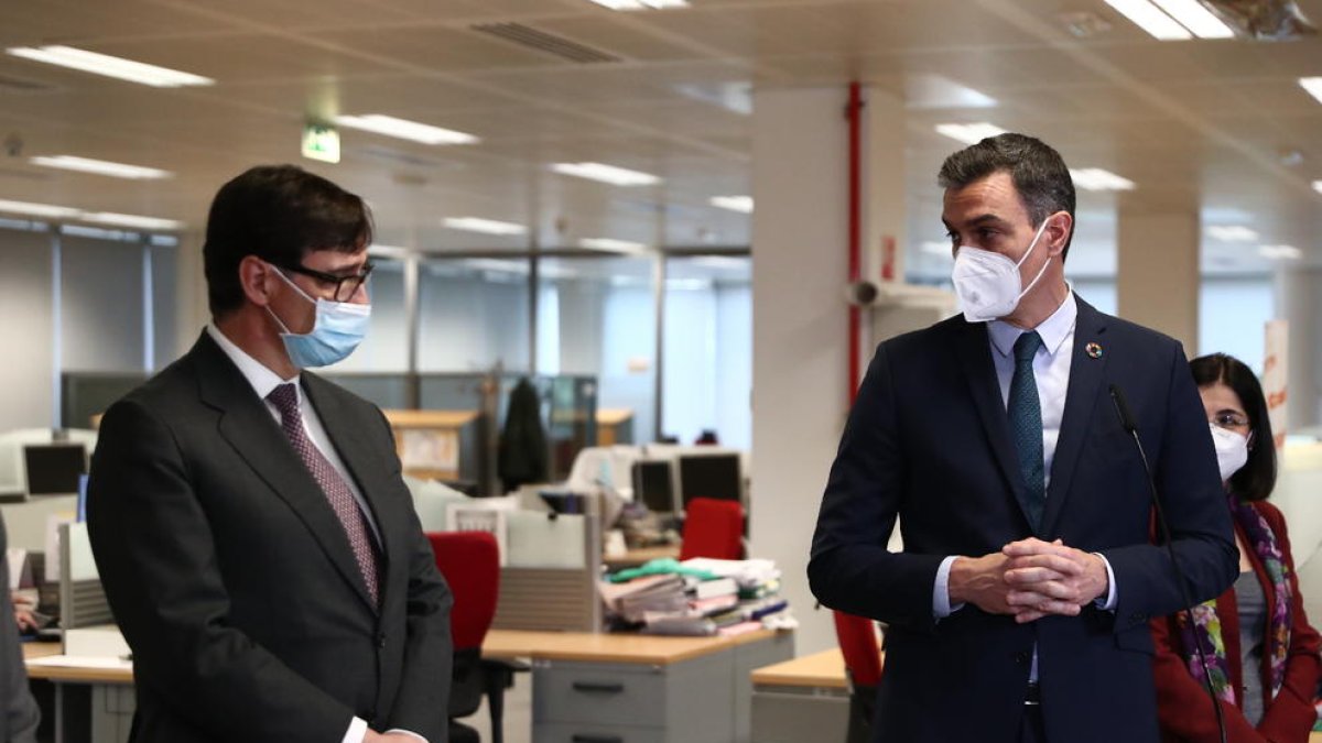 Sánchez i Illa, ahir, durant una visita a l’Agència Espanyola del Medicament.