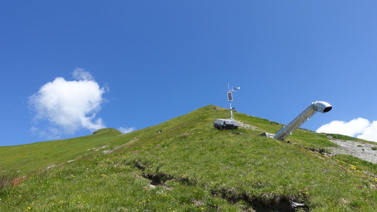 Imatge d’arxiu d’un sistema de detonació Gazex instal·lat a França.