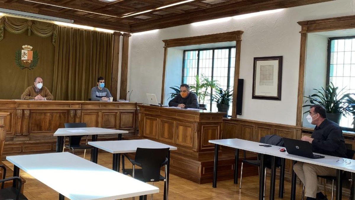 Imatge de la reunió de la taula d’habitatge de Vielha.