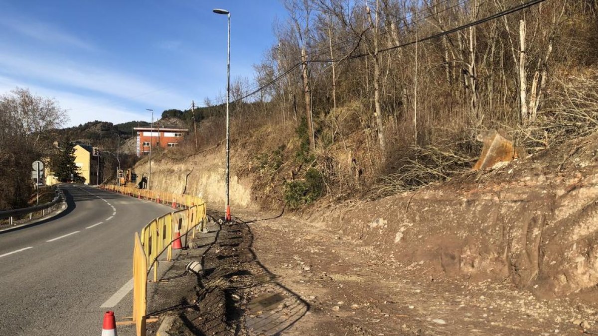 El proyecto también prevé una escollera en la ladera.