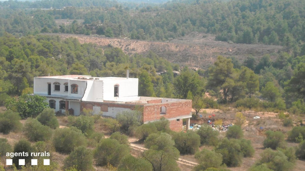 Imatge de l’edifici que s’ha enderrocat.