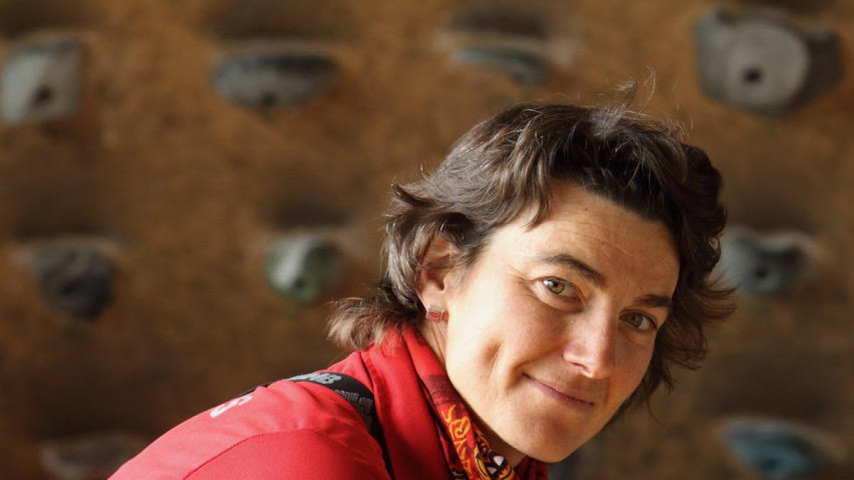 Emma Roca, de 47 años, fue una de las primeras bomberas.