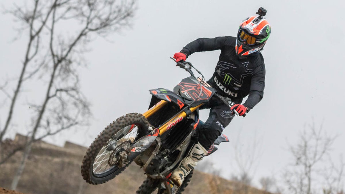 Els mundialistes Àlex Rins i Albert Arenas, al circuit de Rufea