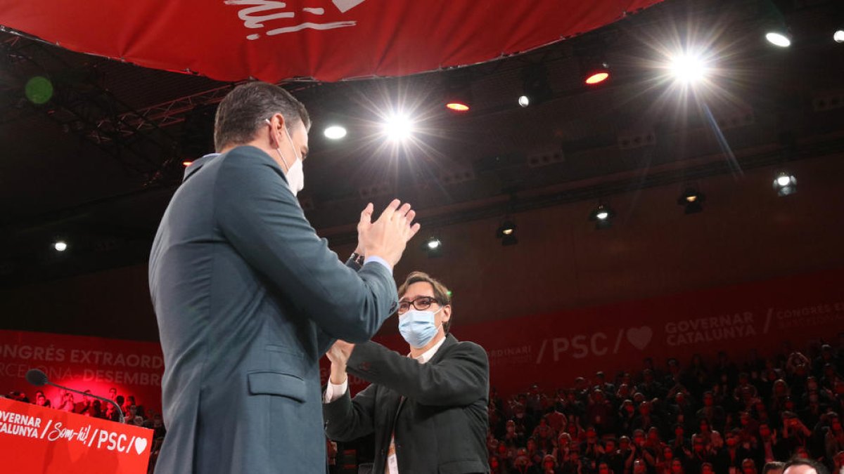 Pedro Sánchez i Salvador Illa, ahir durant el congrés del PSC celebrat a Barcelona.