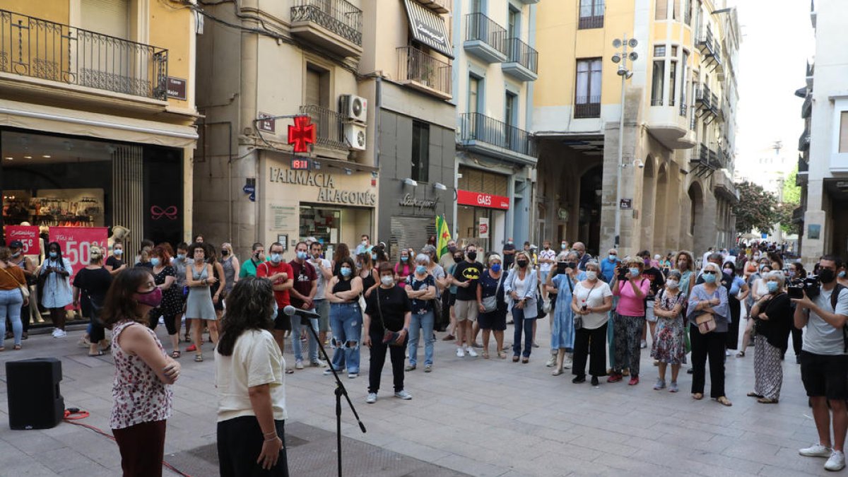 Concentración el pasado lunes en la plaza Paeria contra la violencia machista.