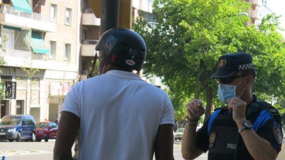 La Guàrdia Urbana de Lleida veu necessàries l'assegurança i la matriculació per als patinets elèctrics