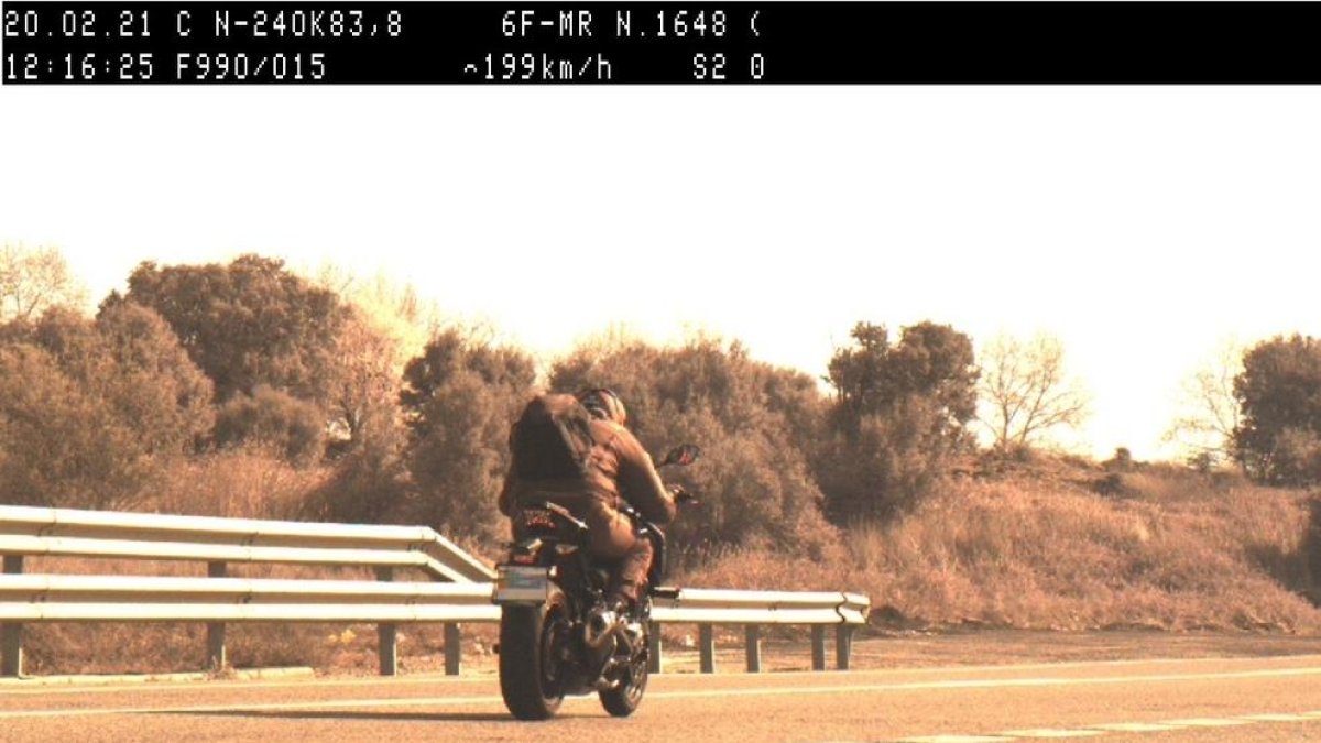 'Cazado' un motorista a 199 kilómetros por hora en la N-240 en Lleida.