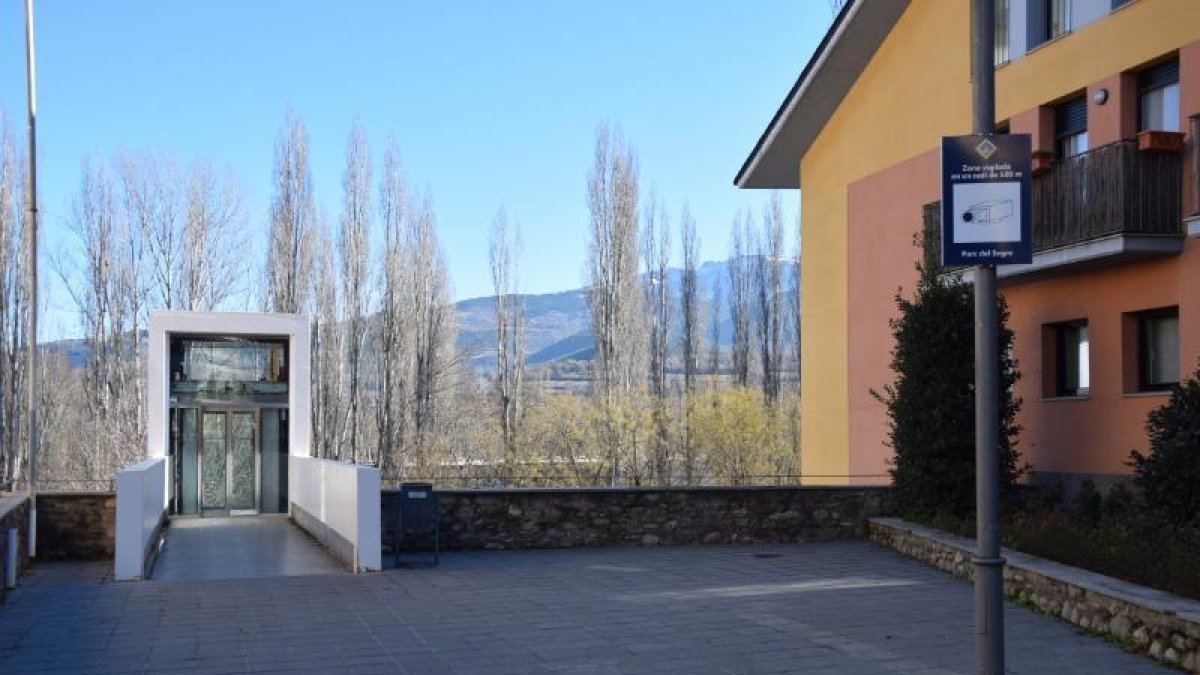 L’ascensor del Parc del Segre és una de les zones vigilades.