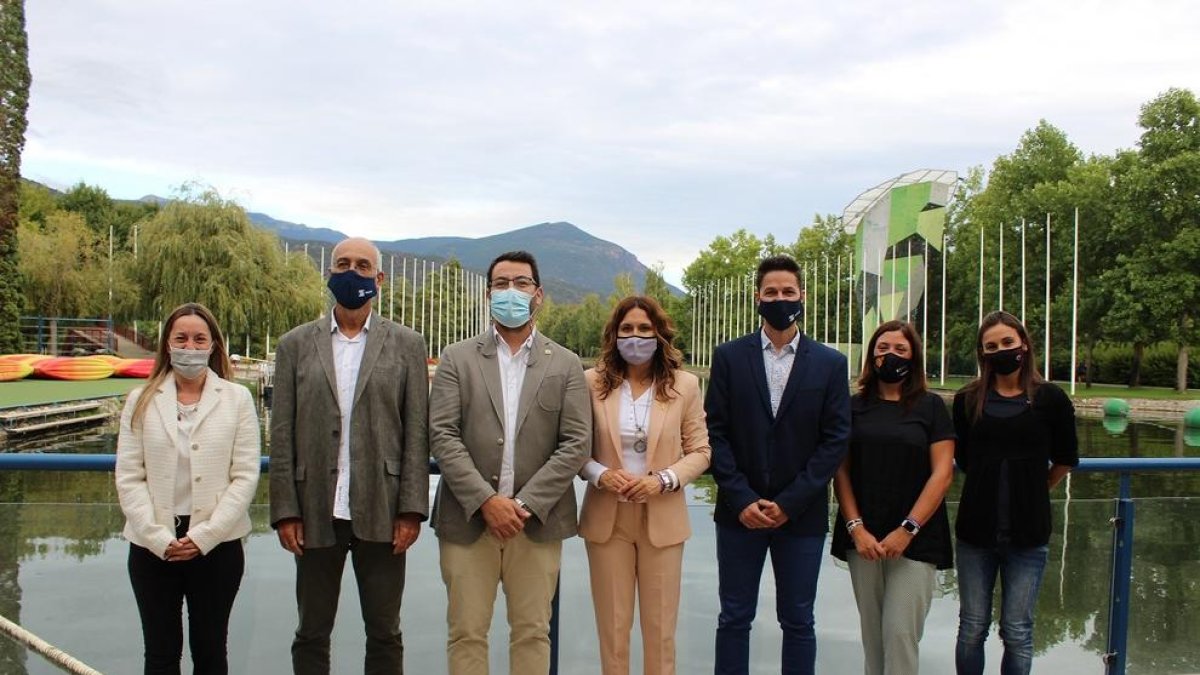 Vilagrà (centre) va visitar ahir les instal·lacions d’Inefc Pirineus.