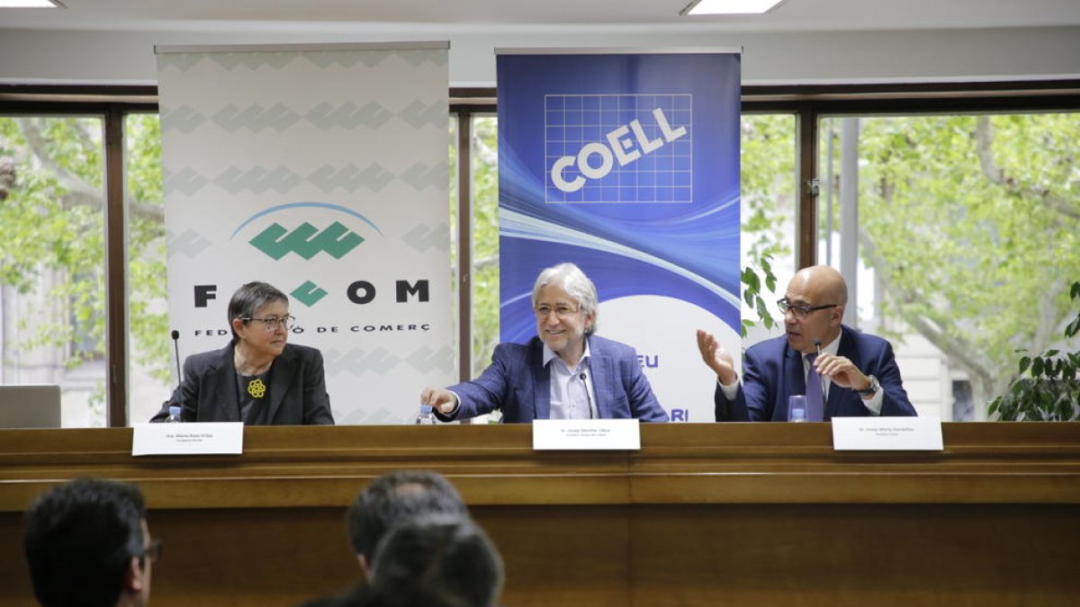 El president de Foment del Treball, Josep Sánchez Llibre, al centre de la imatge.