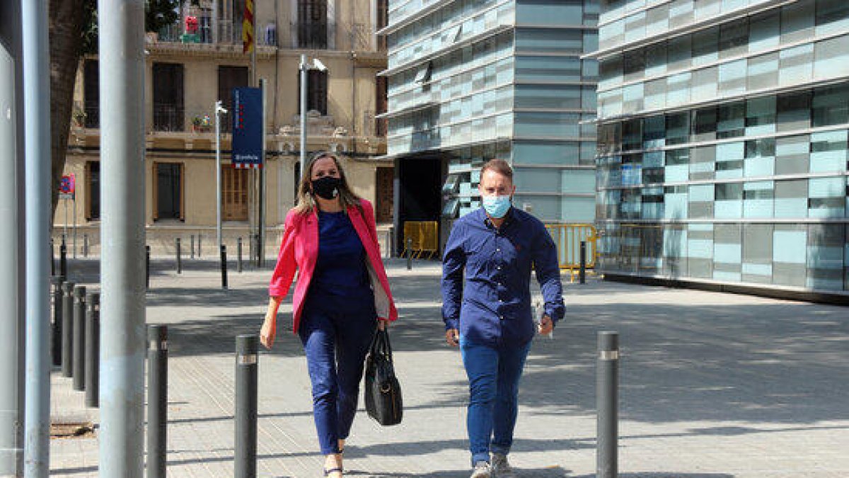 Familiars dels morts a la residència de Sant Joan les Fonts denuncien una treballadora per homicidi imprudent