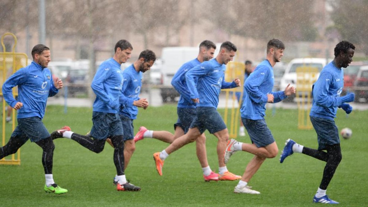 La plantilla del Lleida es va entrenar ahir, l’endemà de la gran victòria a Cornellà.