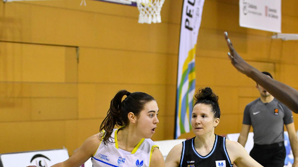 Laia Raventós le ganó claramente la partida a la argentina Gretter.