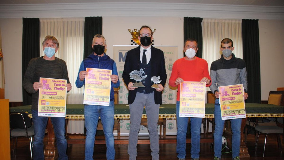 La Cursa de l’Indiot de Mollerussa es va presentar ahir a l’ajuntament de la capital del Pla.