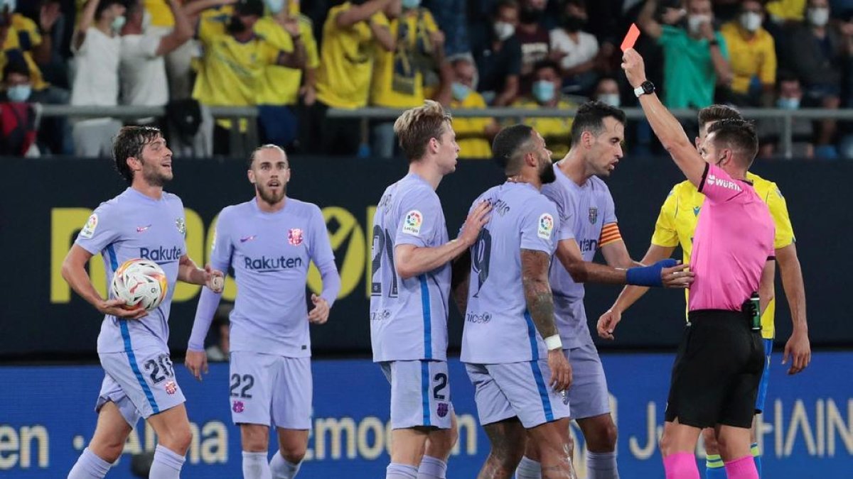 L’expulsió de Frenkie de Jong després de dos grogues.