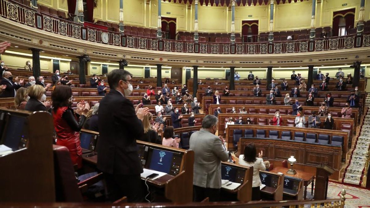 Els noms de les víctimes de la violència masclista ressonen en el Congrés davant del negacionisme de Vox