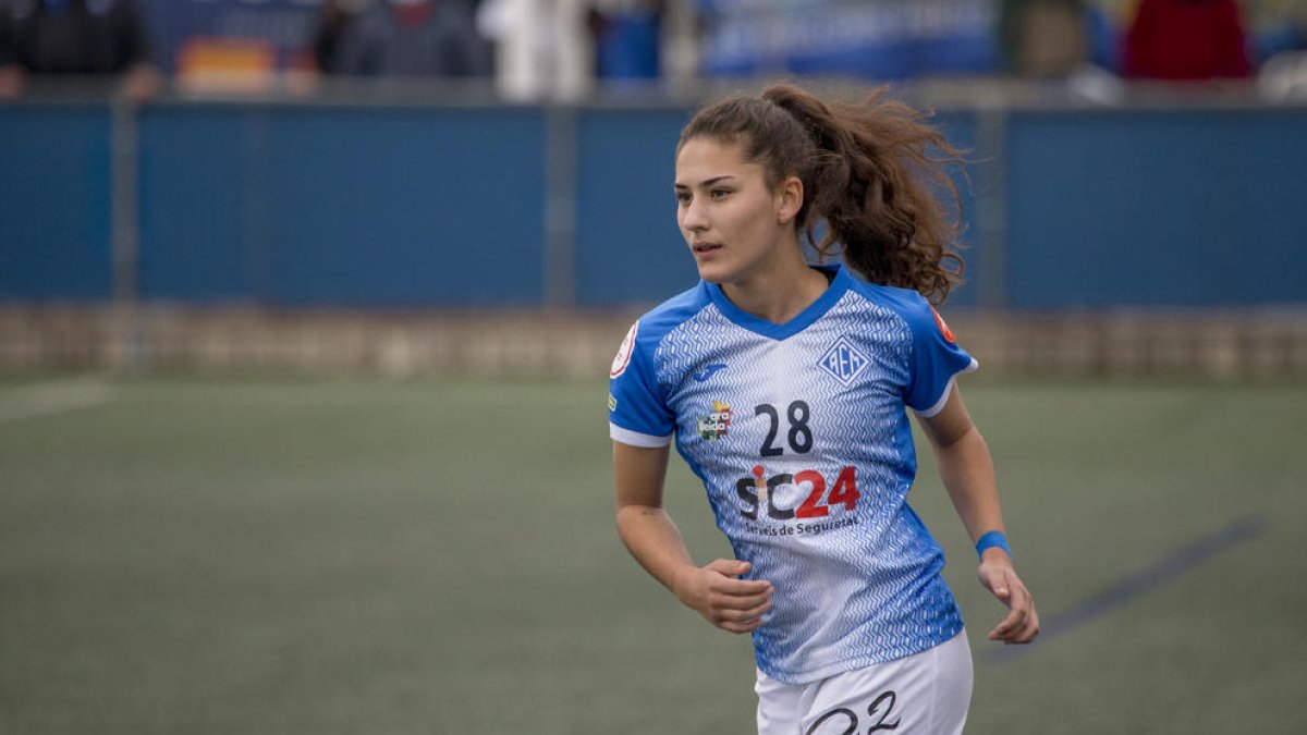 Iris marca l’1-0 després de rematar de cap una pilota de Dulce que va quedar botant a l’impactar dos cops al travesser.