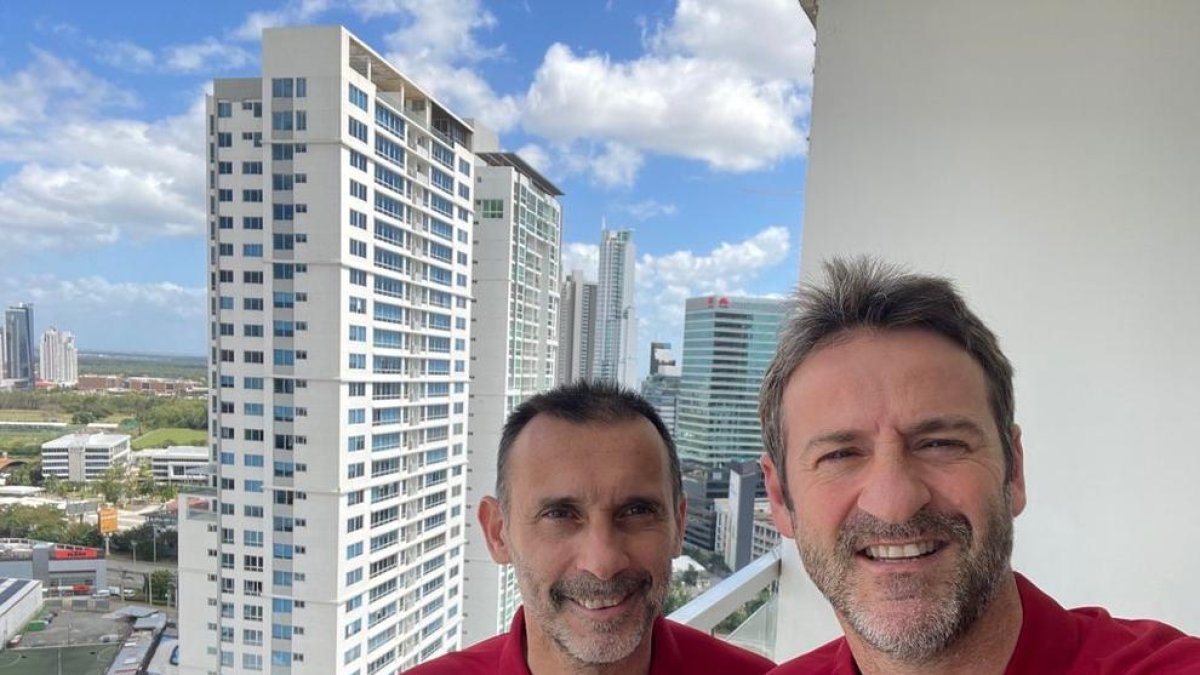 Sánchez Jara i Christiansen, ahir a la terrassa d’un hotel de Panamà.