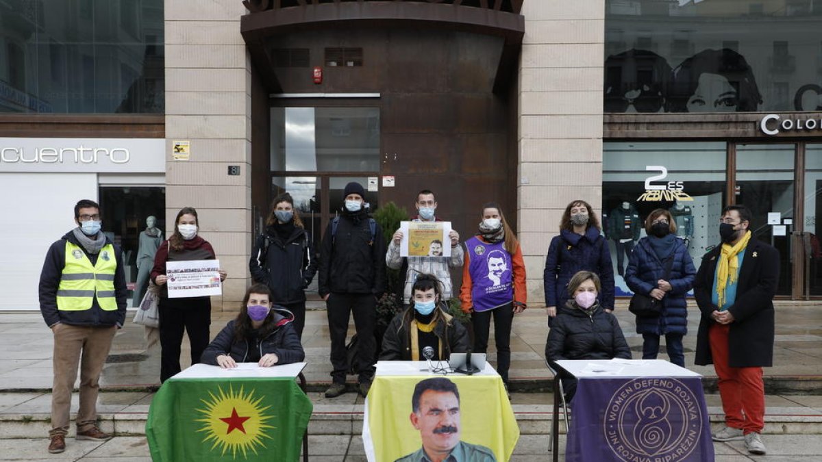 Presentació ahir de la marxa per la llibertat d’un líder kurd.