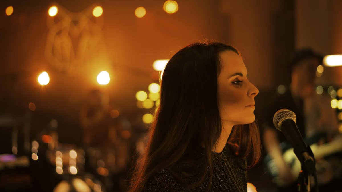 La artista interpretará cuatro canciones propias en directo.