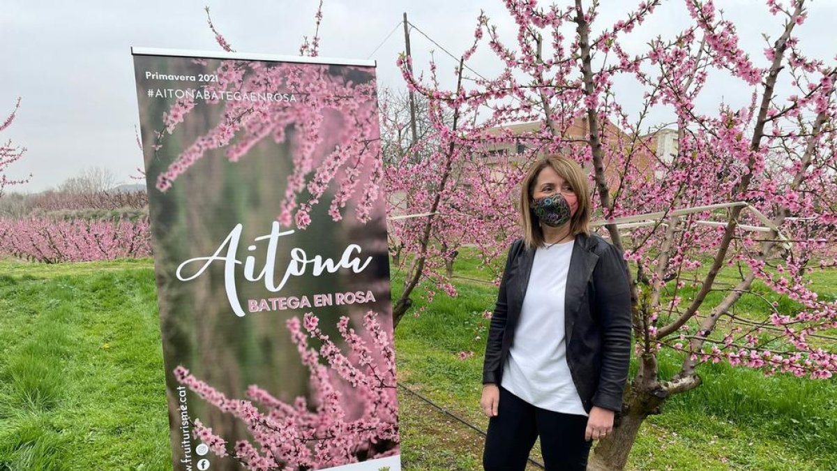 La alcaldesa de Aitona, Rosa Pujol, presentó la campaña de 2021.