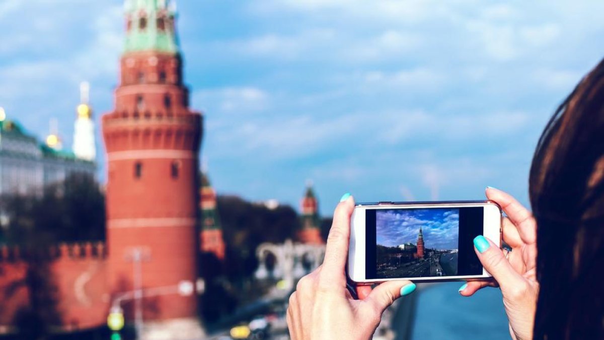 Els espanyols són els europeus que més postureig fan a les xarxes socials quan viatgen