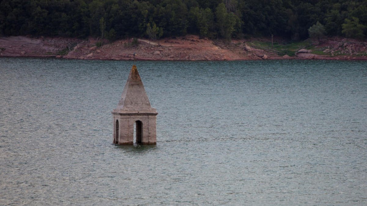 Un estudio confirma que la iglesia del pantano de Sau es la más antigua del mundo que se conserva en pie dentro del agua