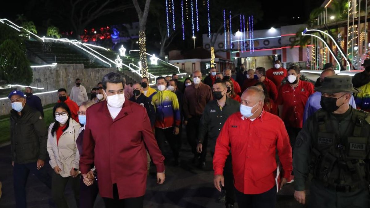 Nicolás Maduro va presumir dels resultats de diumenge i va demanar obrir diàleg amb l’oposició.