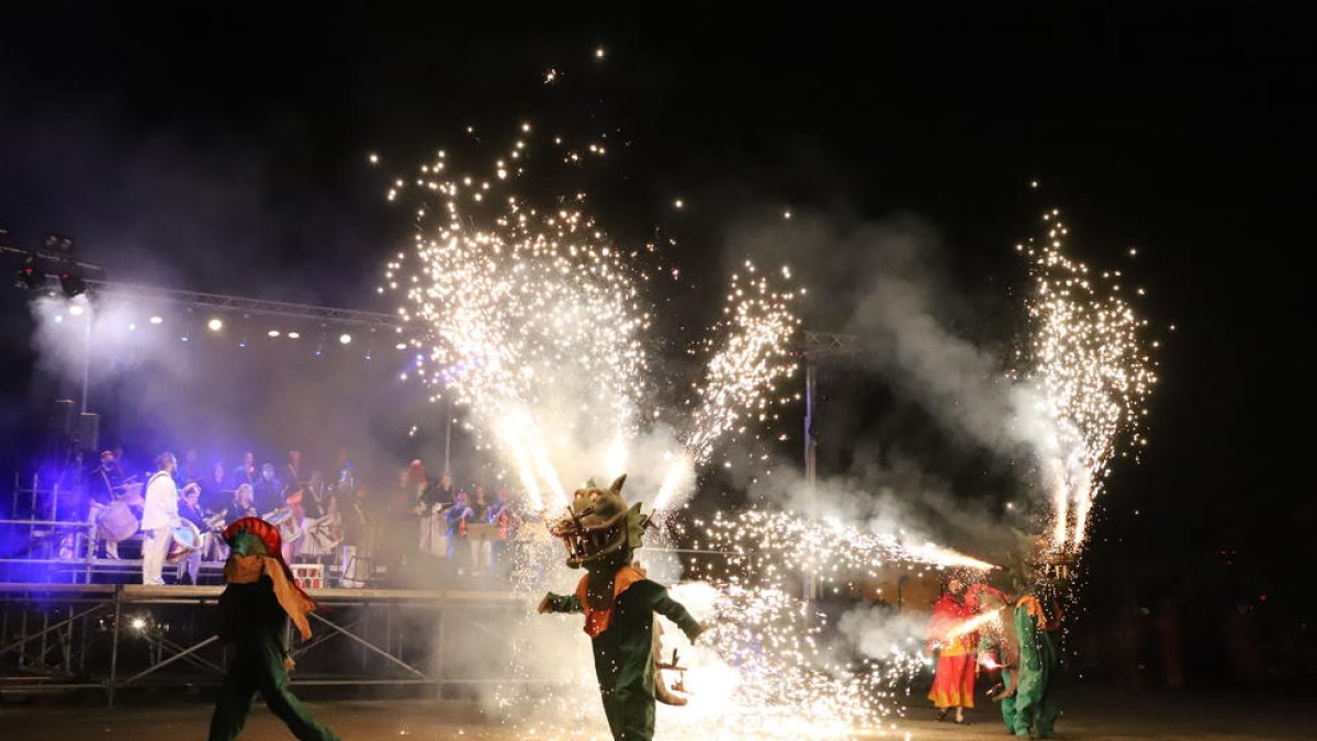 Actuación de Emlan en la plaza de la Sardana, en la Seu Vella.