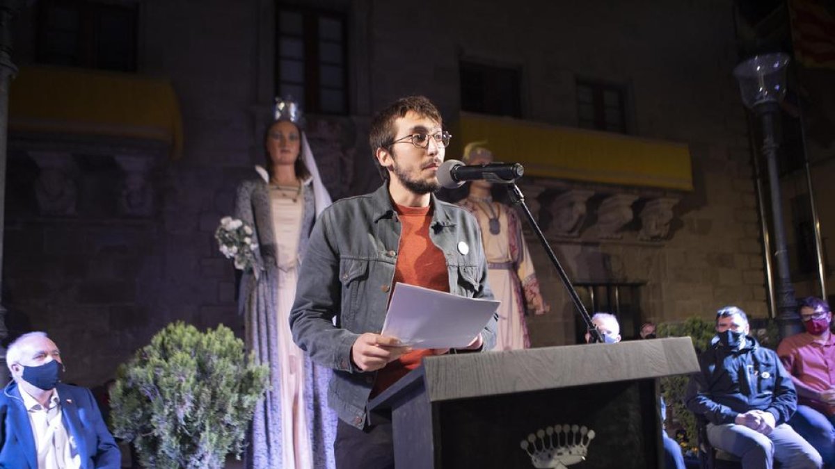 El cineasta Jordi Boquet pronunció el pregón en la plaza Major.