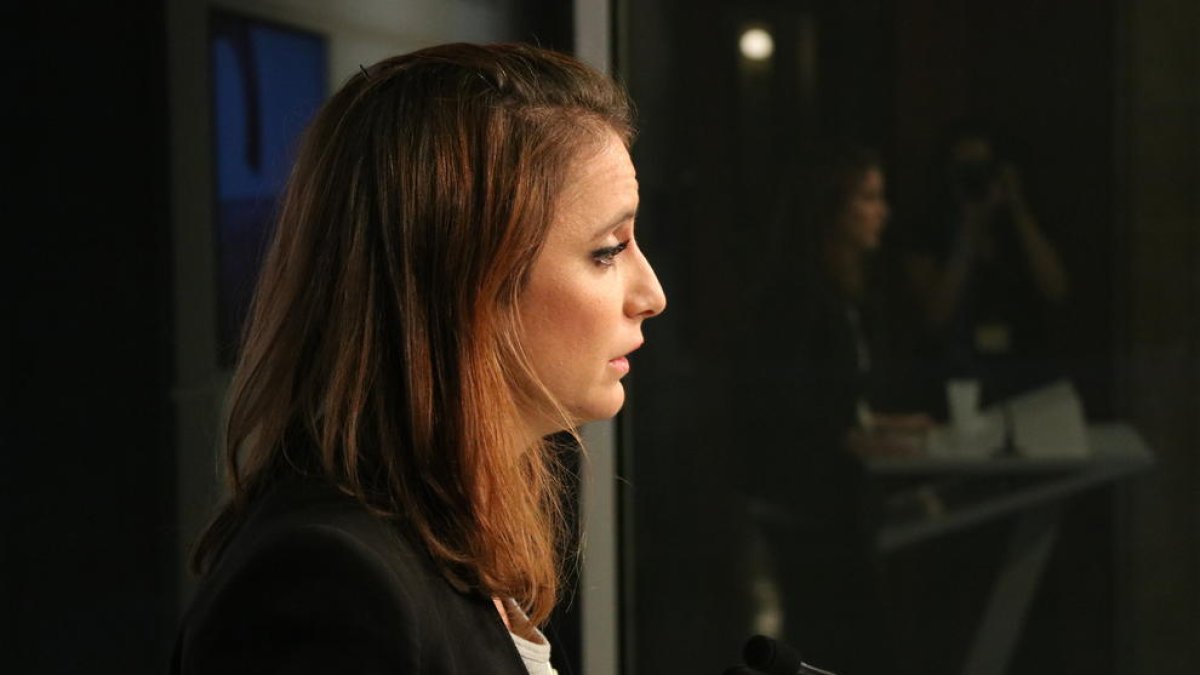 Andrea Levy respon a les crítiques per entrebancar-se parlant:
