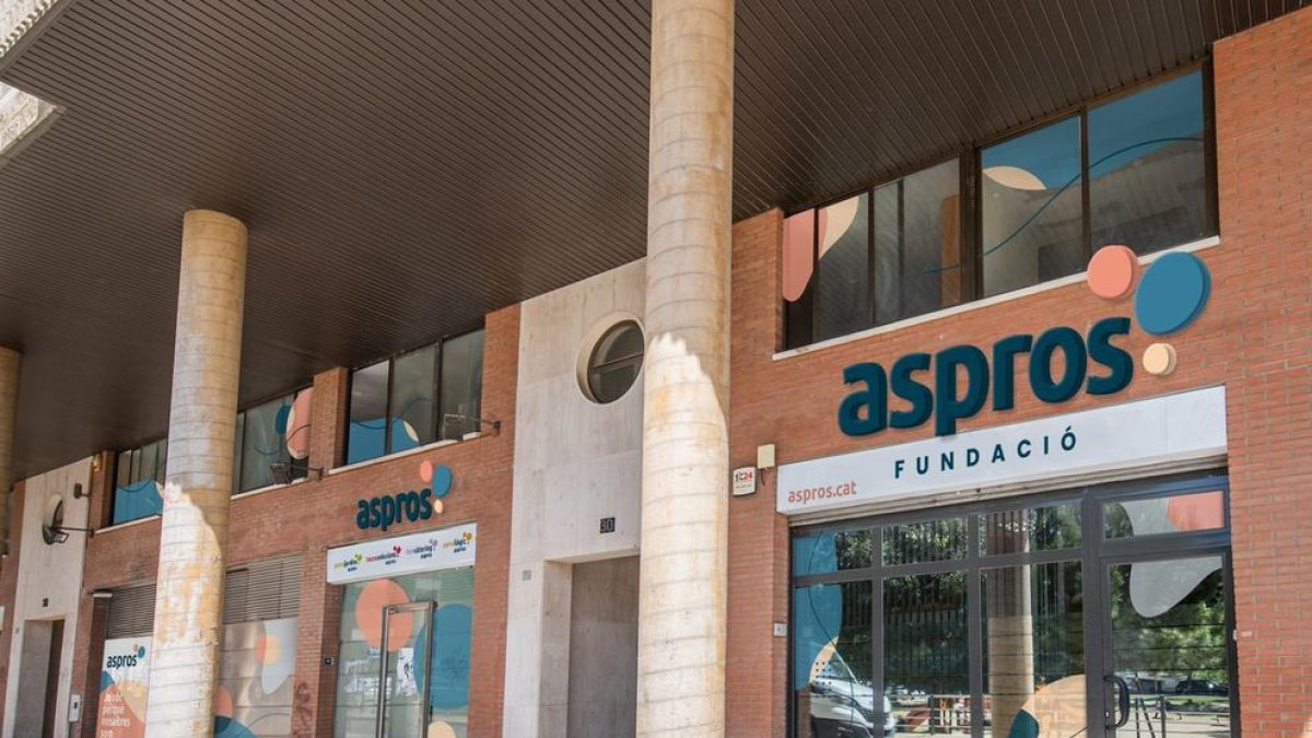 Noves oficines d'Aspros.