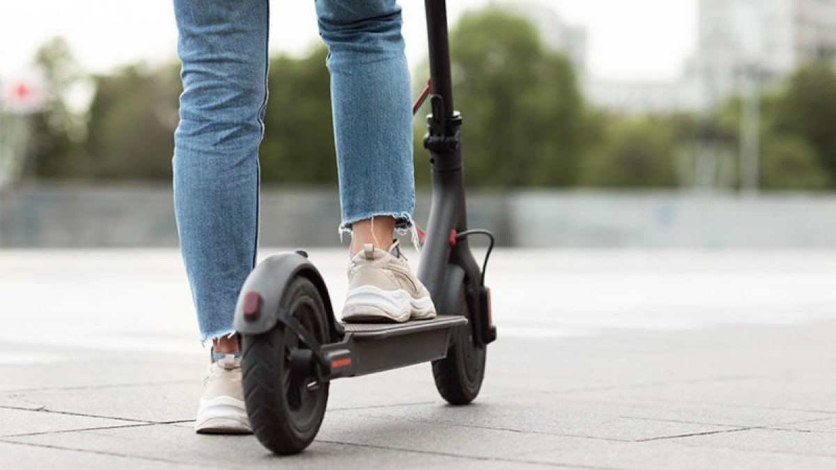 La Guardia Urbana de Lleida impone más de 600 denuncias a usuarios de patinetes eléctricos los 11 primeros meses del año