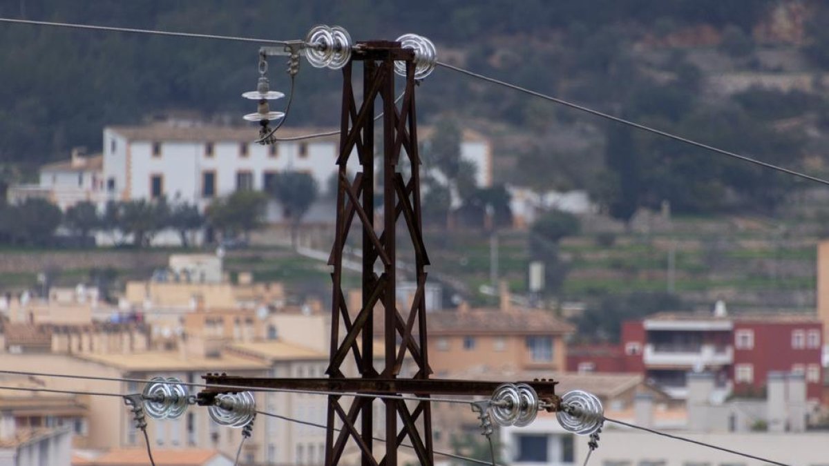 El precio medio de la electricidad marcó ayer una caída de casi 40 euros frente al del día de Navidad.