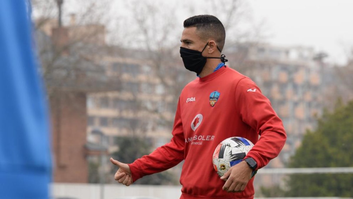 Carlos Peña ya participó ayer en el entrenamiento de la plantilla.