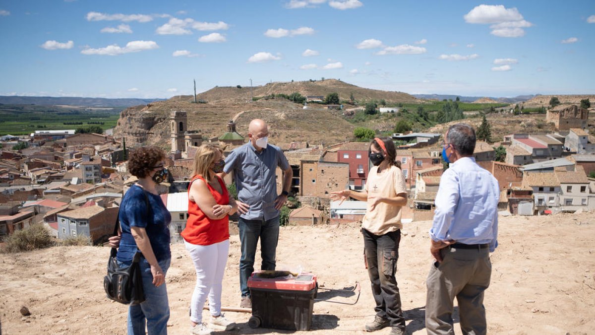 Visita a la zona del Castell antes de comenzar las actuaciones.