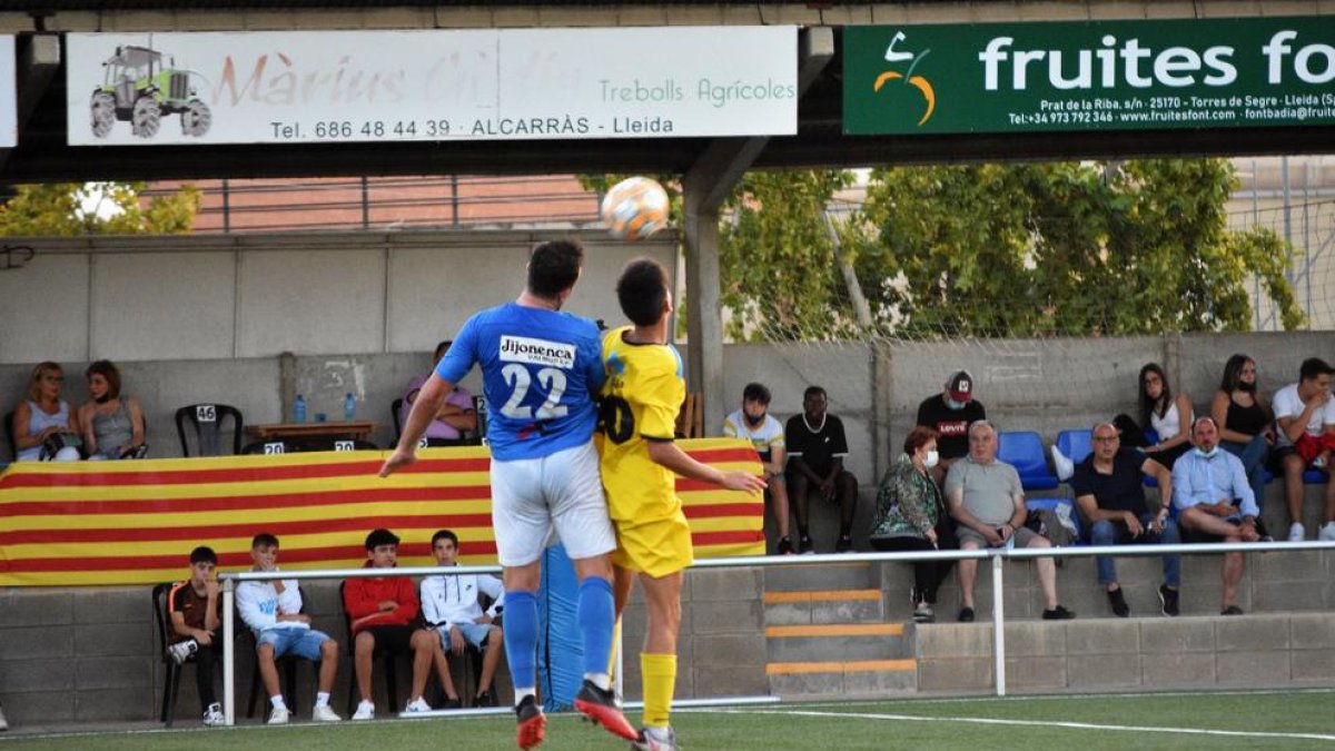 Alcarràs i Tàrrega van disputar un partit equilibrat.