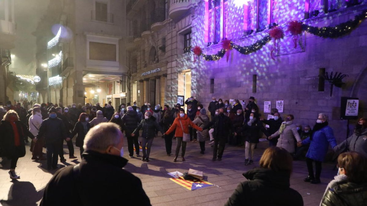 Quatre anys d’exili. Quatre anys de repressió. Ja n’hi ha prou!