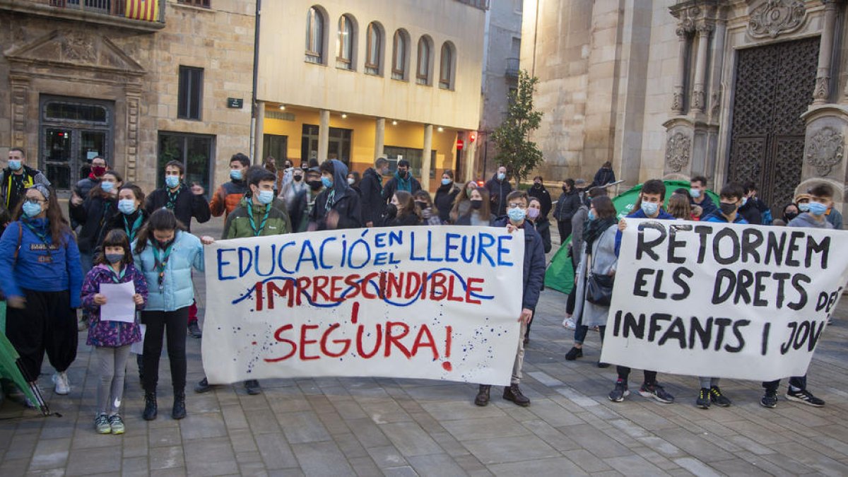 Els escoltes i guies de Tàrrega reclamen activitat a l'aire lliure