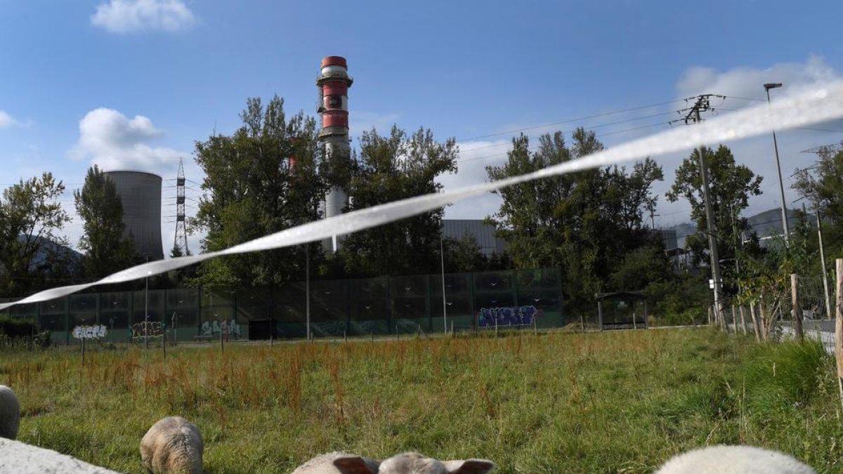 Vista de los alrededores de la Central Térmica de Ciclo Combinado de Soto de Ribera.