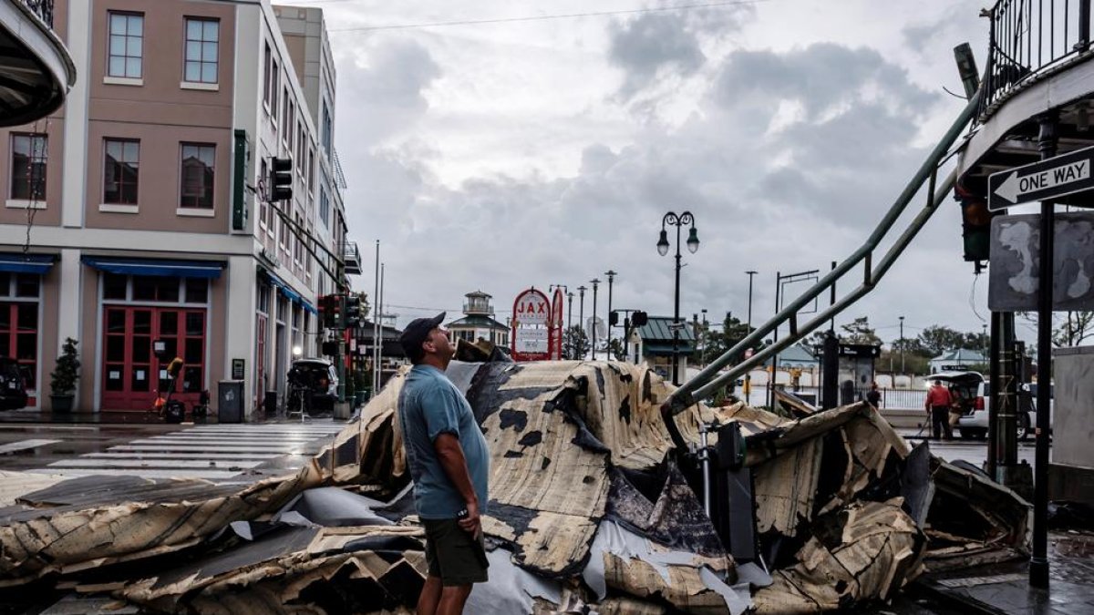 Vista de los daños causados por el paso del huracán Ida por Nueva Orleans, Luisiana.
