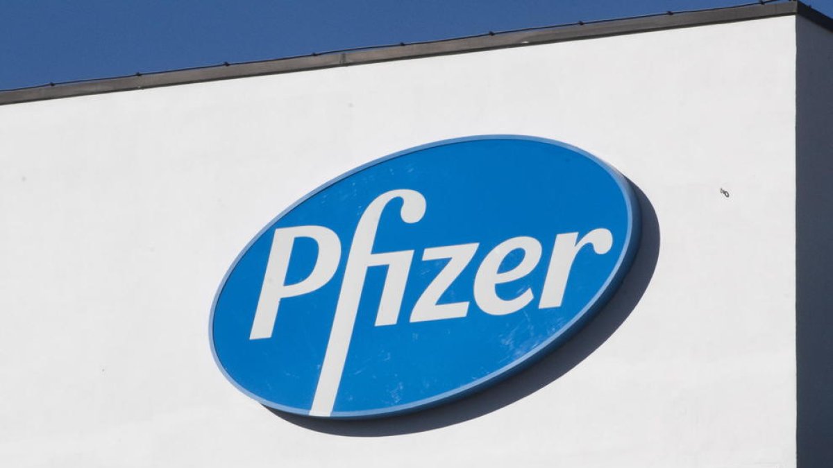 Pfizer suspende la venta de un fármaco para dejar de fumar después de encontrar un carcinógeno