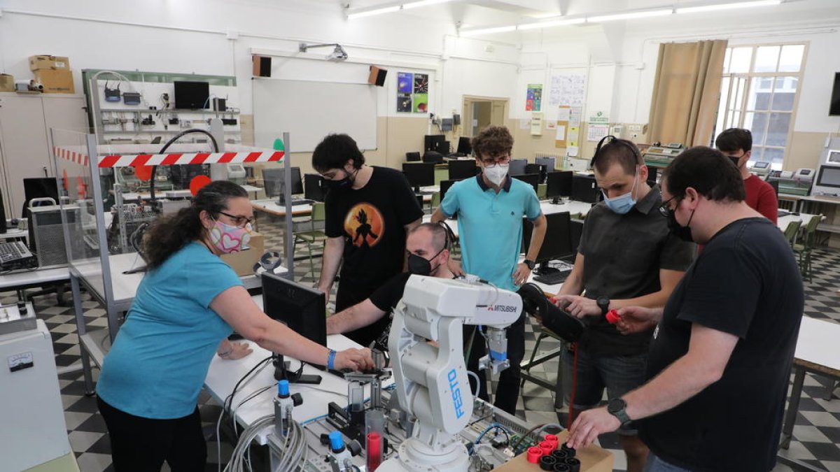 Un curso de especialización de FP en la Escola del Treball.