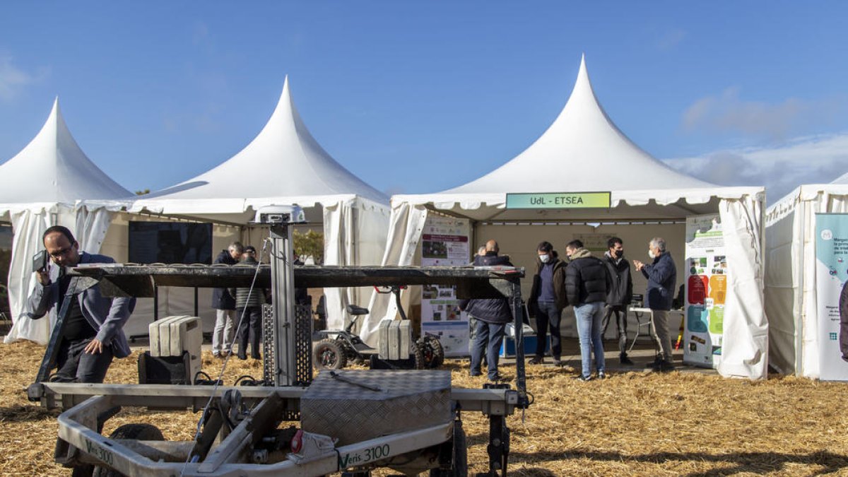 Imatge de l’estand del grup AgròTICa i Agricultura de Precisió de la UdL - ETSEA.